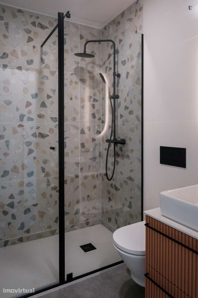 Quarto - localizado em Paranhos Porto - Grande imagem: 3/28