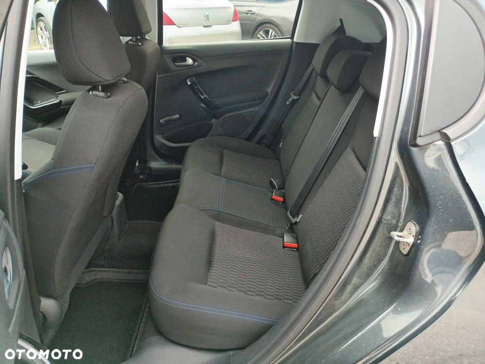 Peugeot 208 1.2 PureTech Style - 11