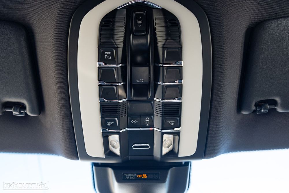 Porsche Macan S - 32