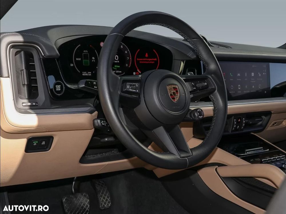 Porsche Cayenne Coupe E-Hybrid - 13