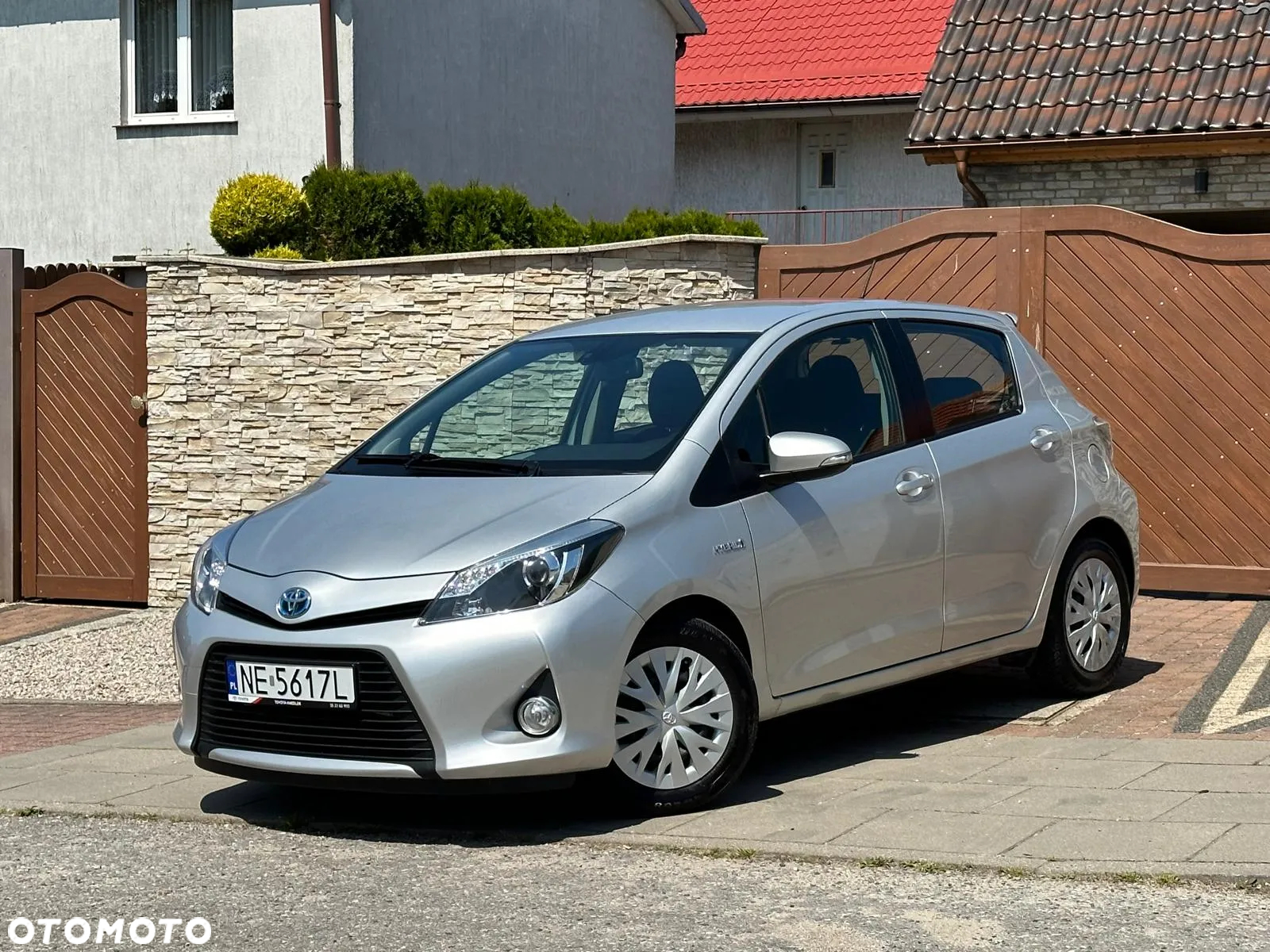 Toyota Yaris Hybrid 100 Business Edition - 21