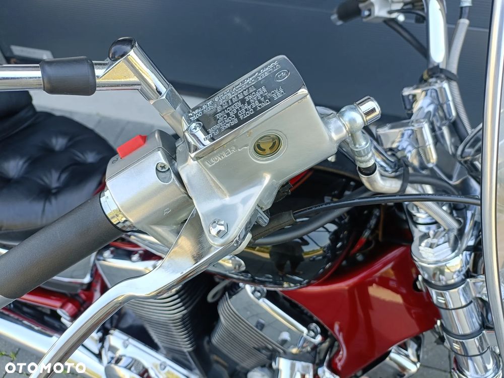 Suzuki Intruder - 7