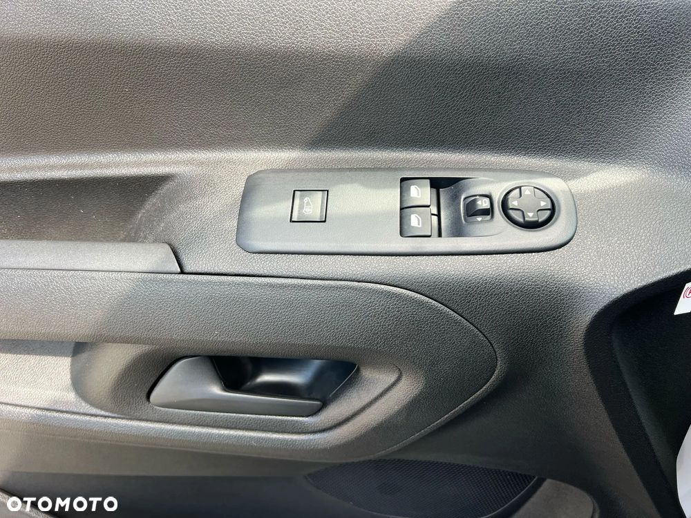 Toyota Proace City - 16