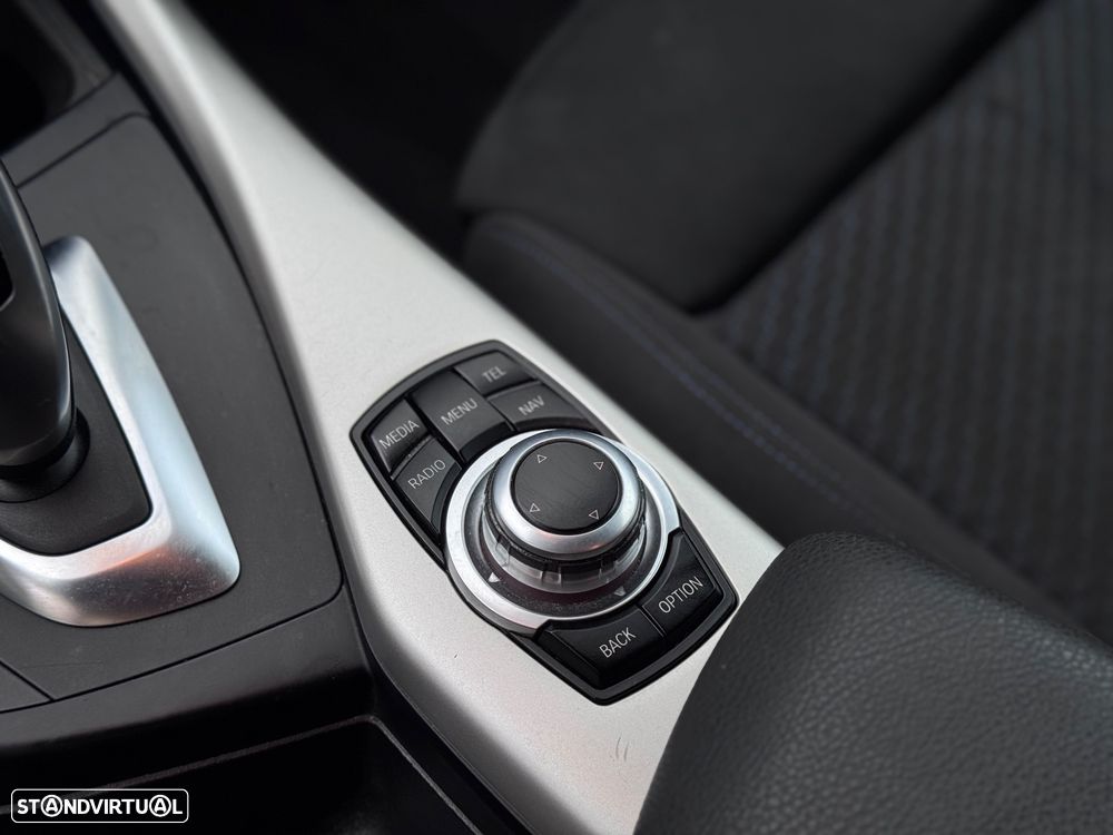 BMW 116 d Pack M Auto - 10