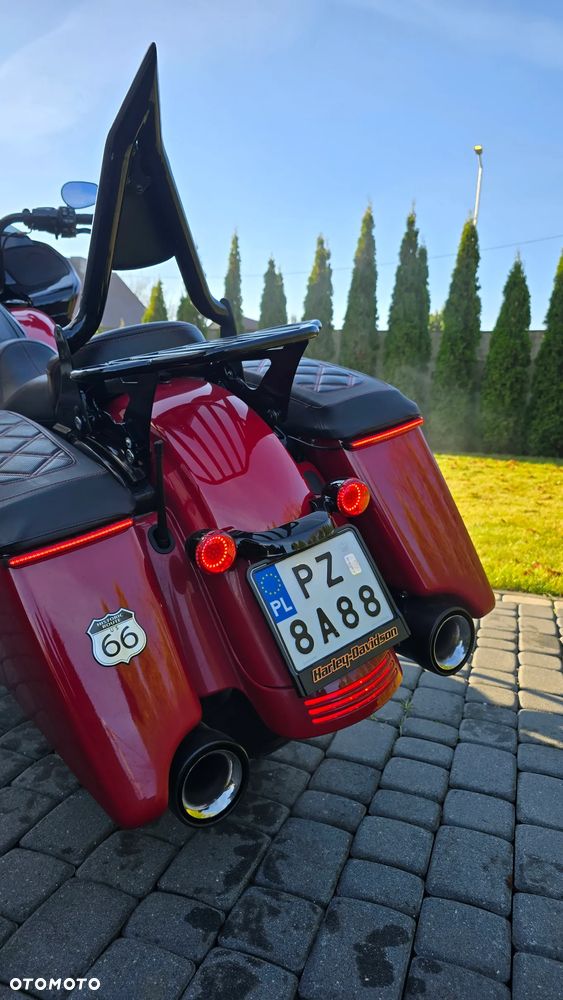 Harley-Davidson Touring Road Glide - 12