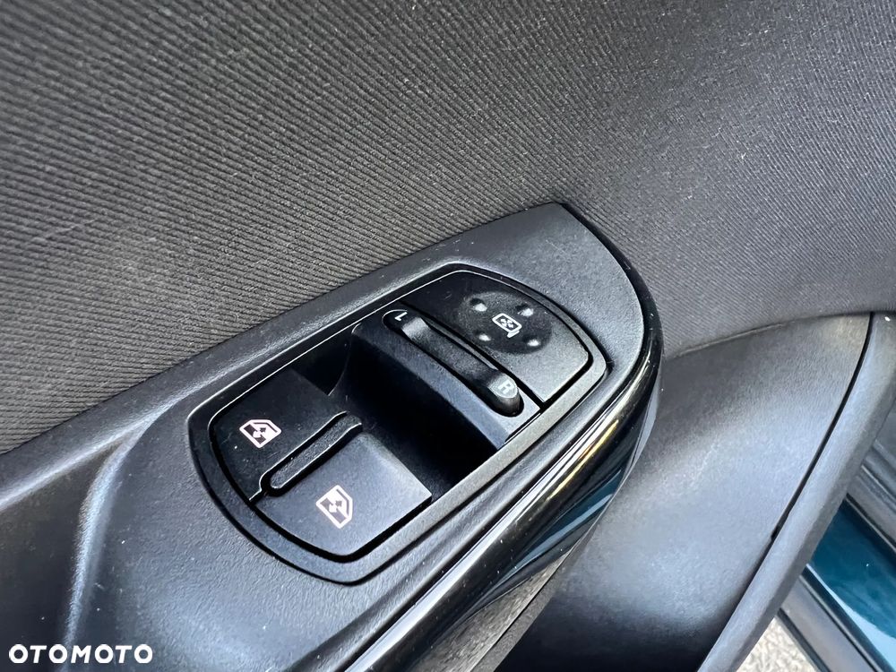 Opel Corsa 1.4 Cosmo - 28