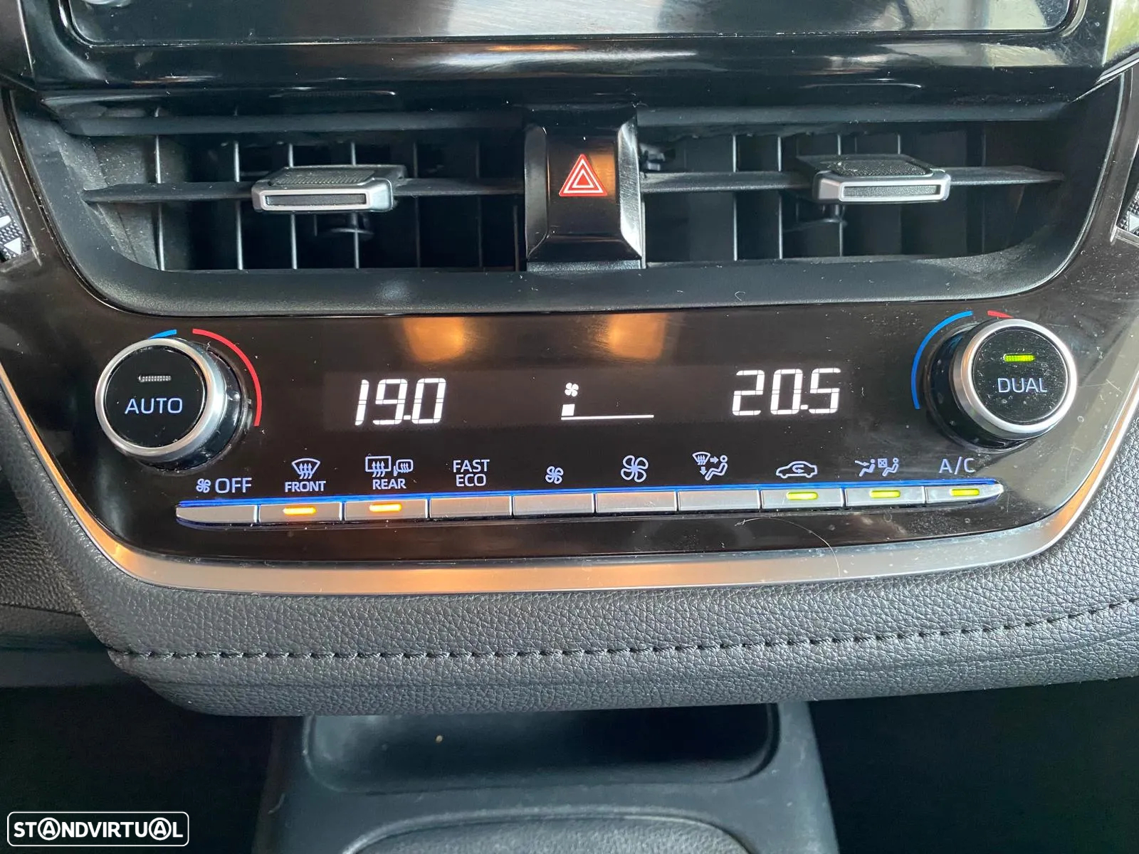 Toyota Corolla SD 1.8 Hybrid Exclusive - 22
