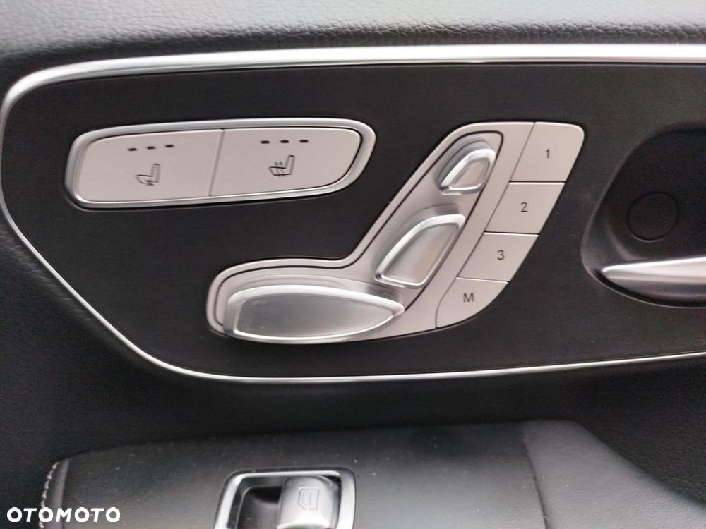 Mercedes-Benz Klasa V - 22