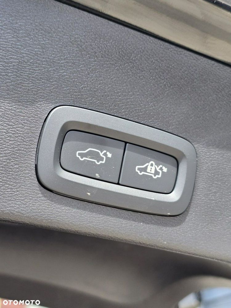 Volvo XC 40 T2 Core - 12