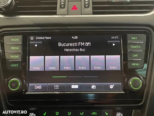 Skoda Octavia Combi Diesel 2.0 TDI DSG RS - 13