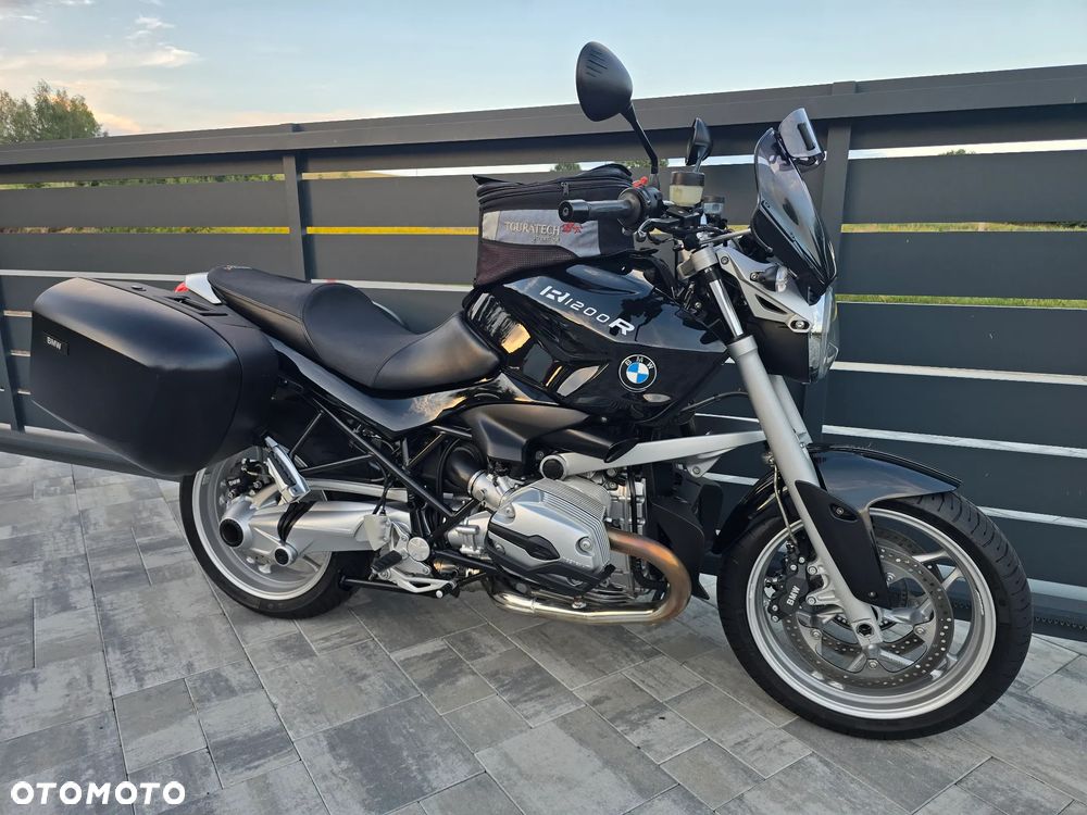 BMW R - 1