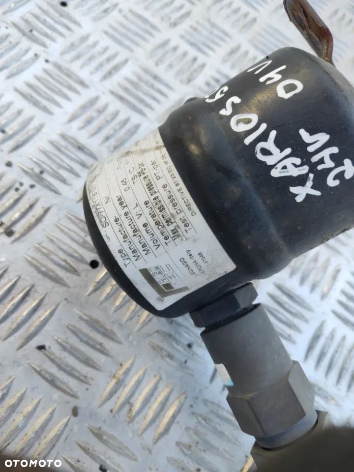 Zbiornik freonu Carrier Xarios 500 24v - 2