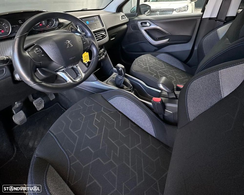 Peugeot 2008 1.2 PureTech Style - 3