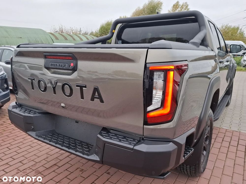 Toyota Hilux 2.8 D-4D Double Cab Invincible 4x4 - 11