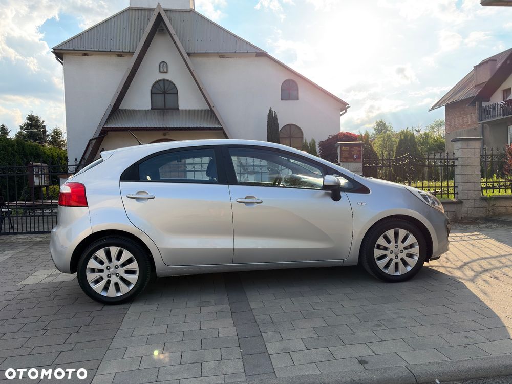 Kia Rio 1.2 L - 7