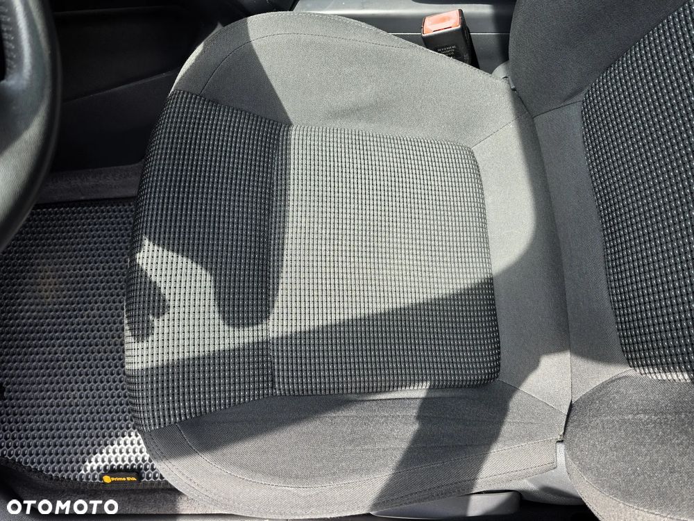 Peugeot 5008 HDI FAP 165 Automatik Active - 24