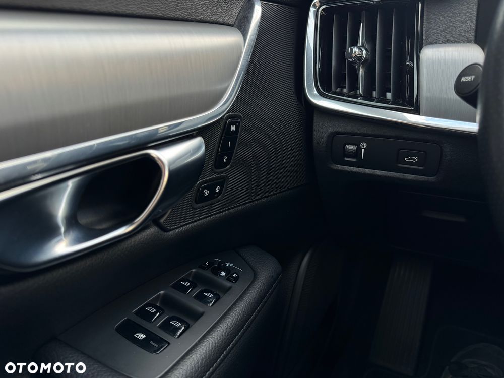 Volvo V90 D4 Momentum - 19