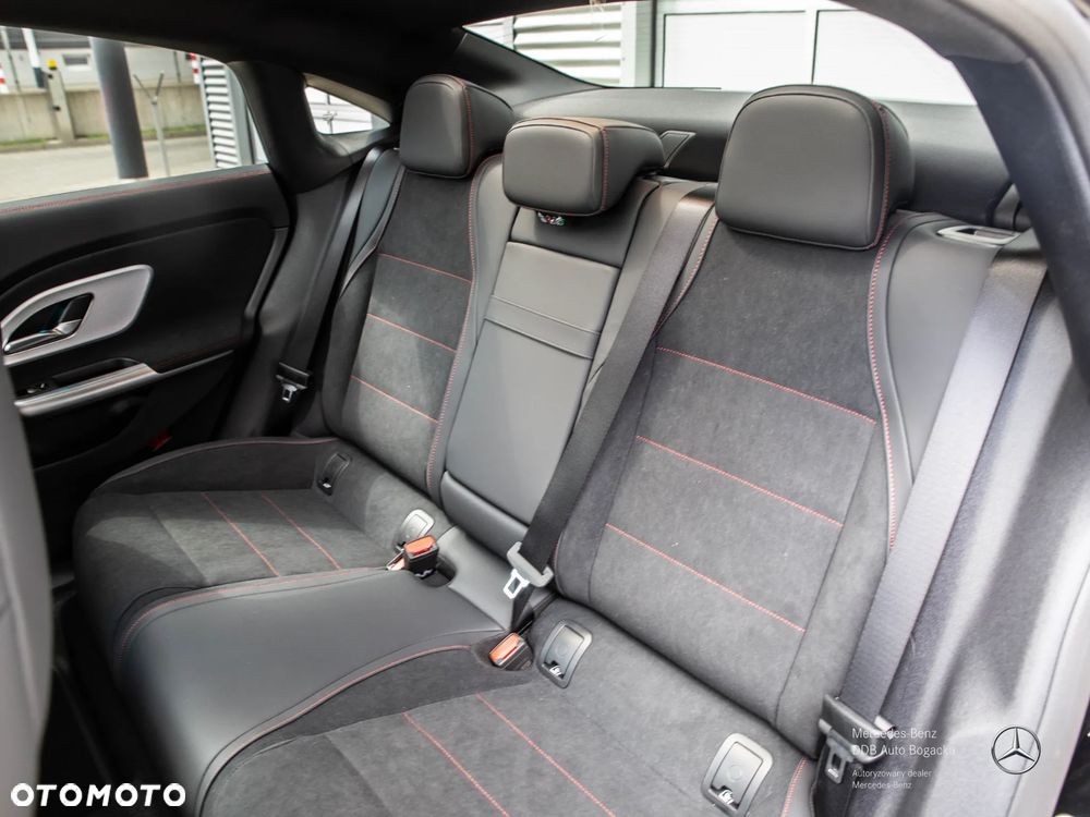 Mercedes-Benz CLA 200 mHEV 8G-DCT - 12