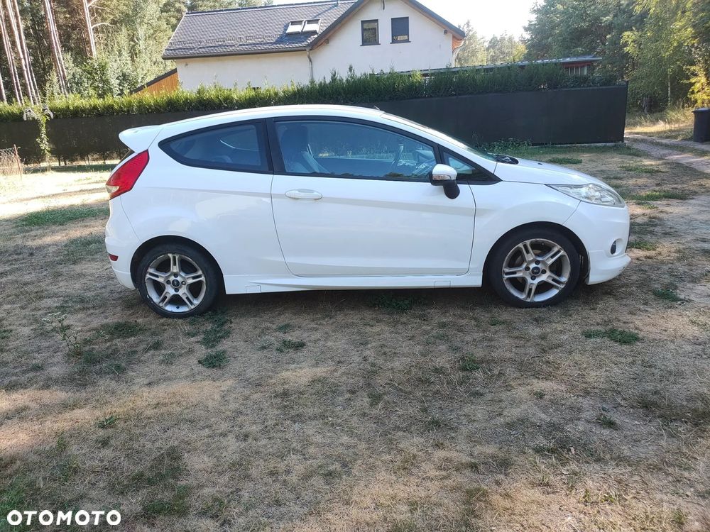 Ford Fiesta - 12