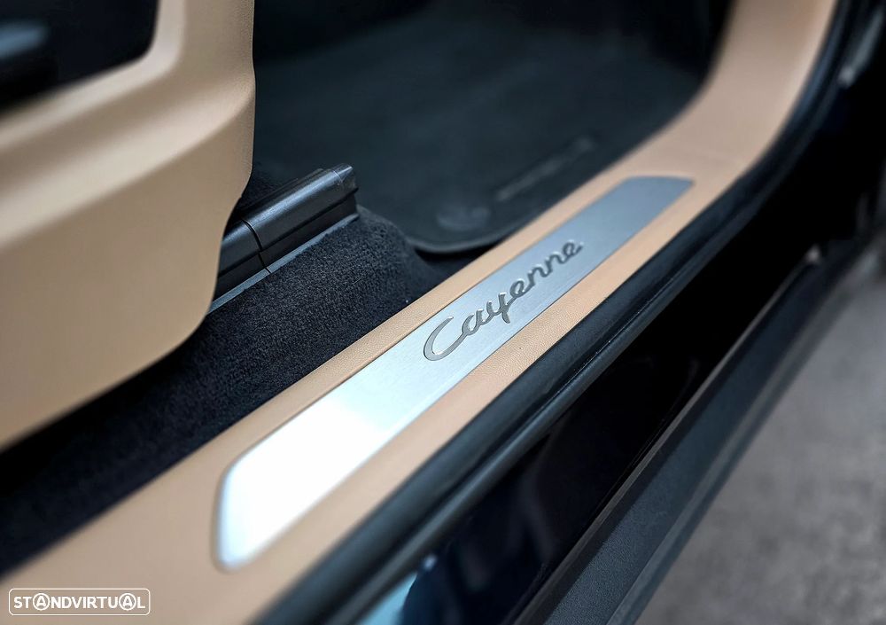 Porsche Cayenne Coupé E-Hybrid - 24