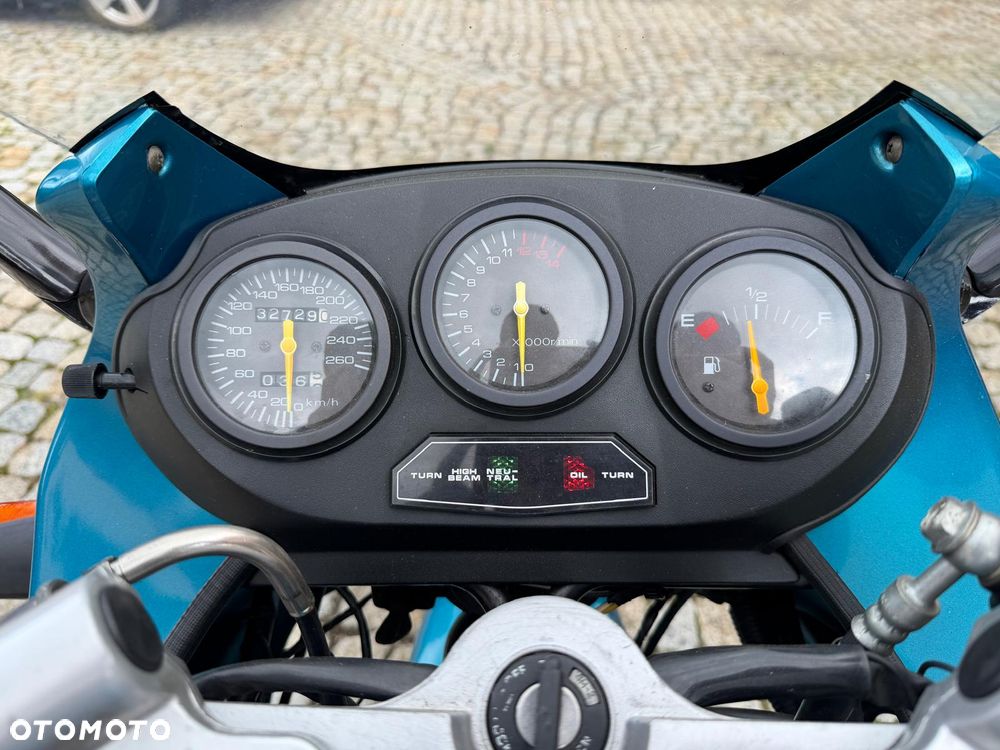 Suzuki GSX - 4