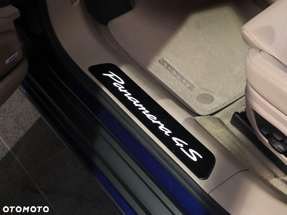 Porsche Panamera 4S E-Hybrid PHEV - 34