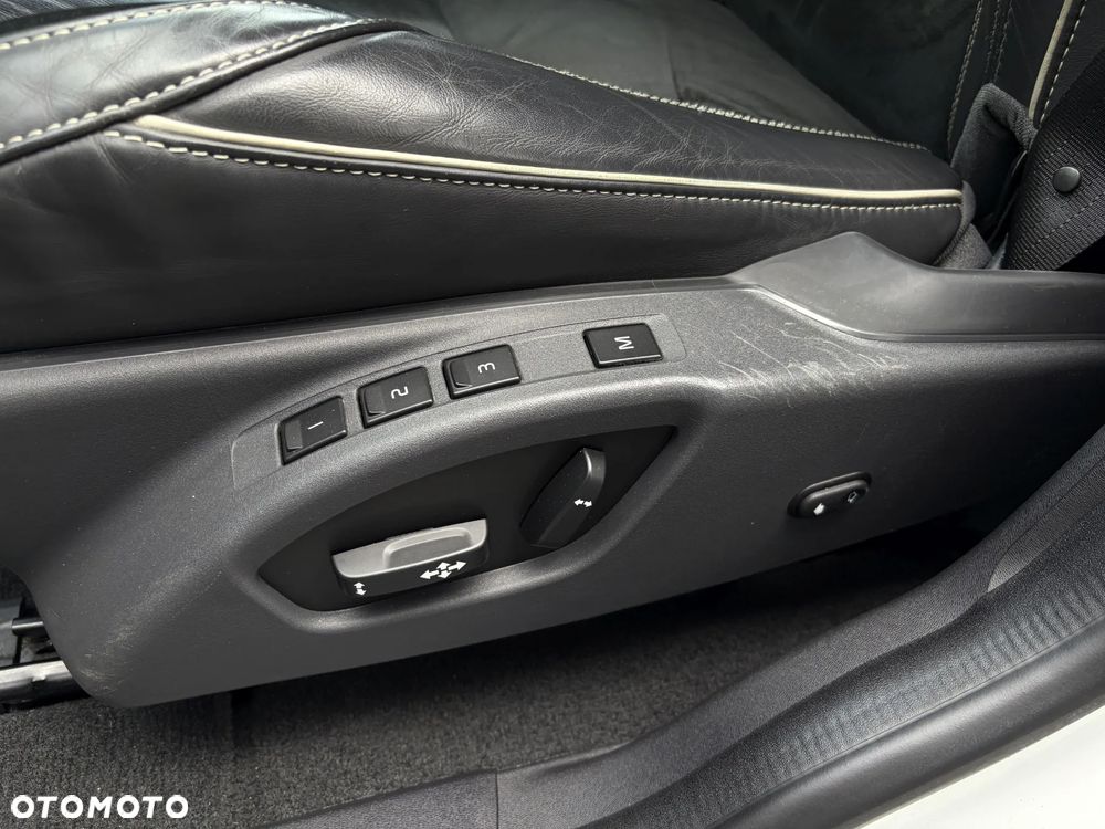 Volvo XC 60 D4 Geartronic RDesign - 32