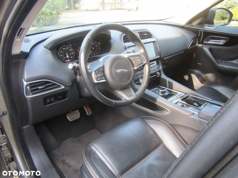 Jaguar F-Pace 2.0 i4P AWD Prestige - 9