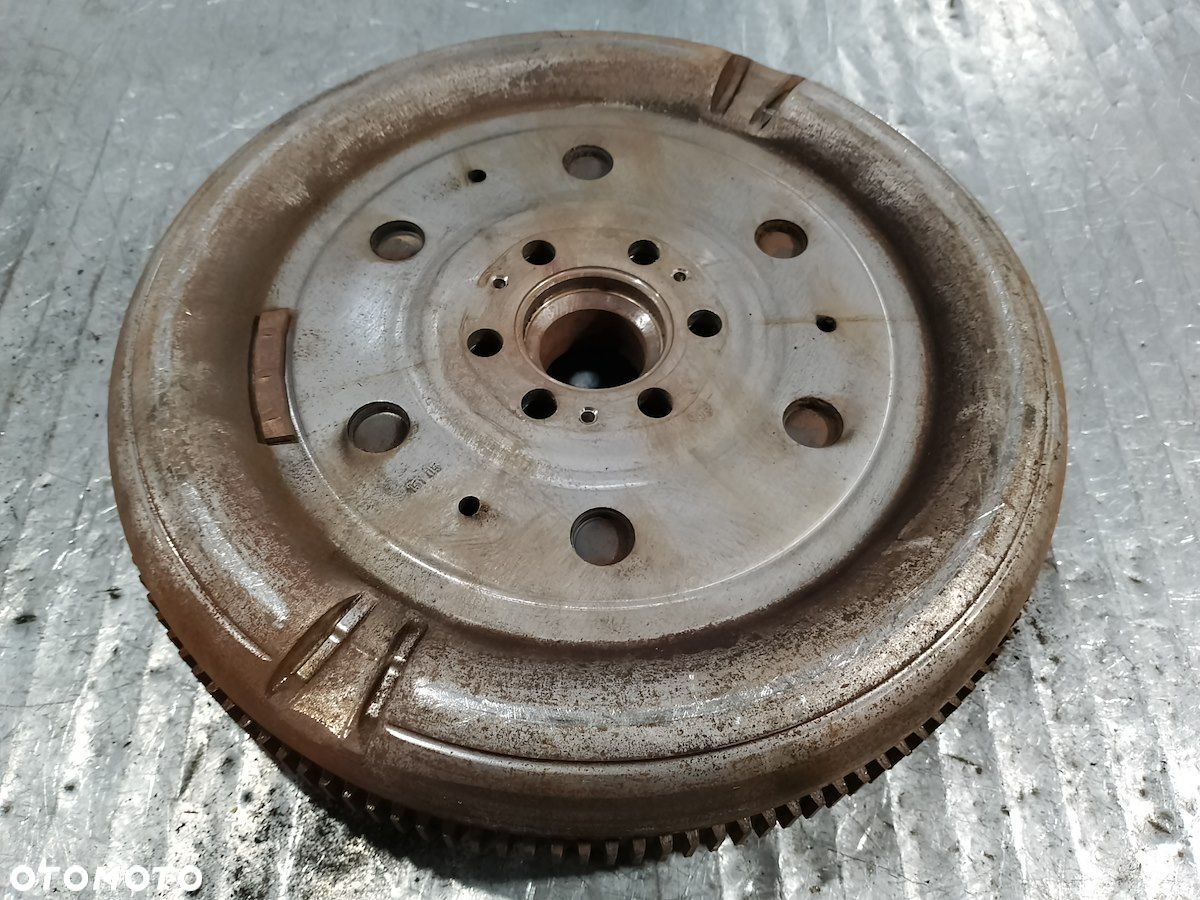 KOŁO DWUMASOWE KOMPLETNE SKODA OCTAVIA II 324035510  124035410 2.0 TDI - 8