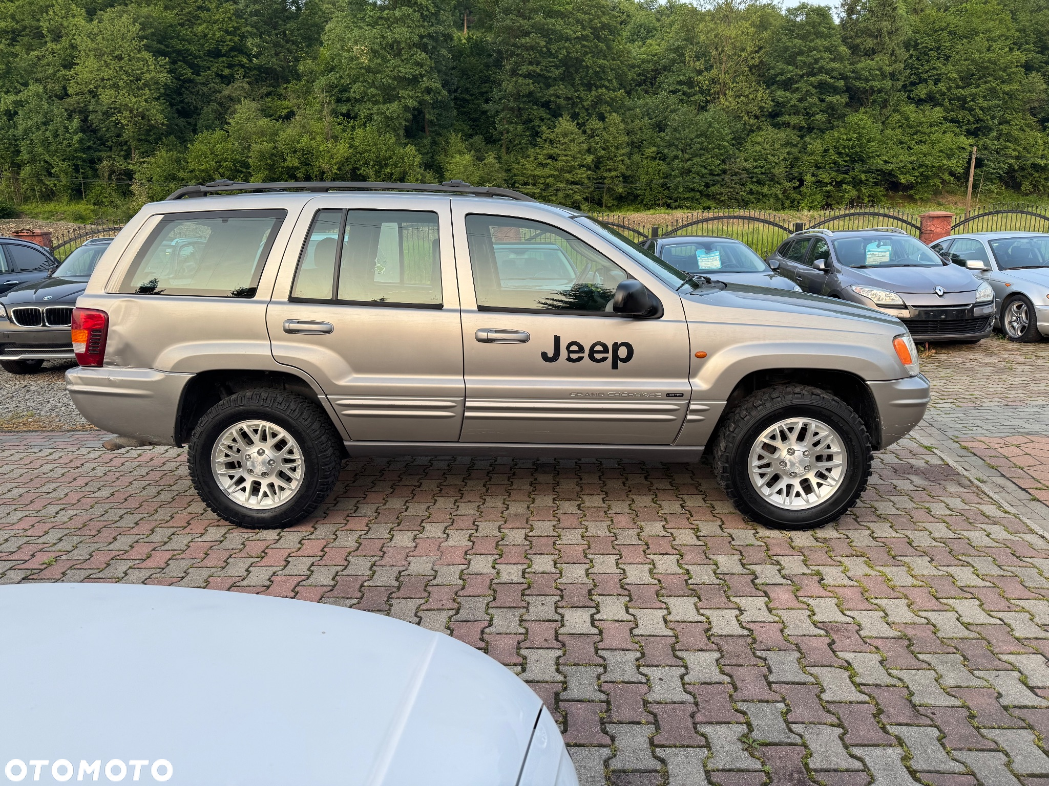 Jeep Grand Cherokee - 2
