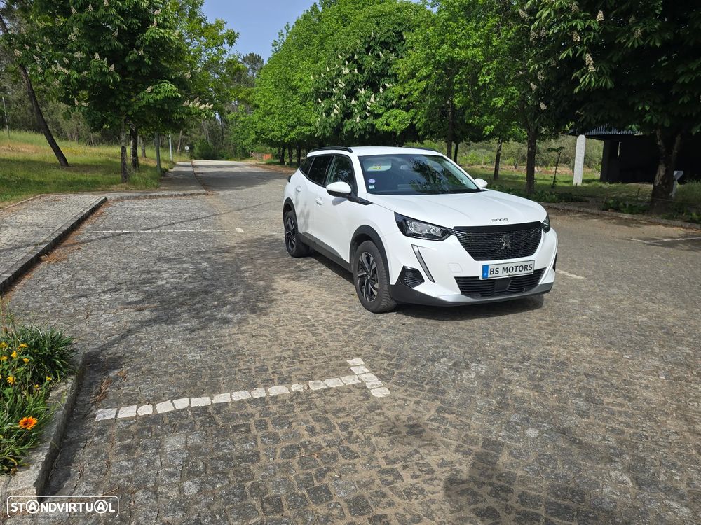 Peugeot 2008 1.2 PureTech Allure - 3