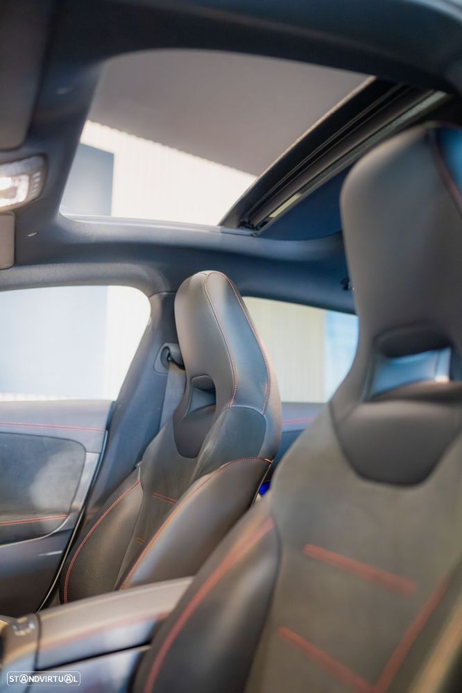 Mercedes-Benz CLA 250 e Shooting Brake AMG Line - 48