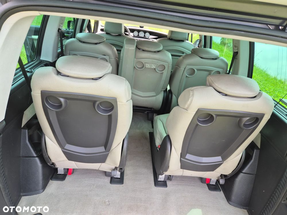 Peugeot 807 HDi 135 Platinum Pullmann - 2