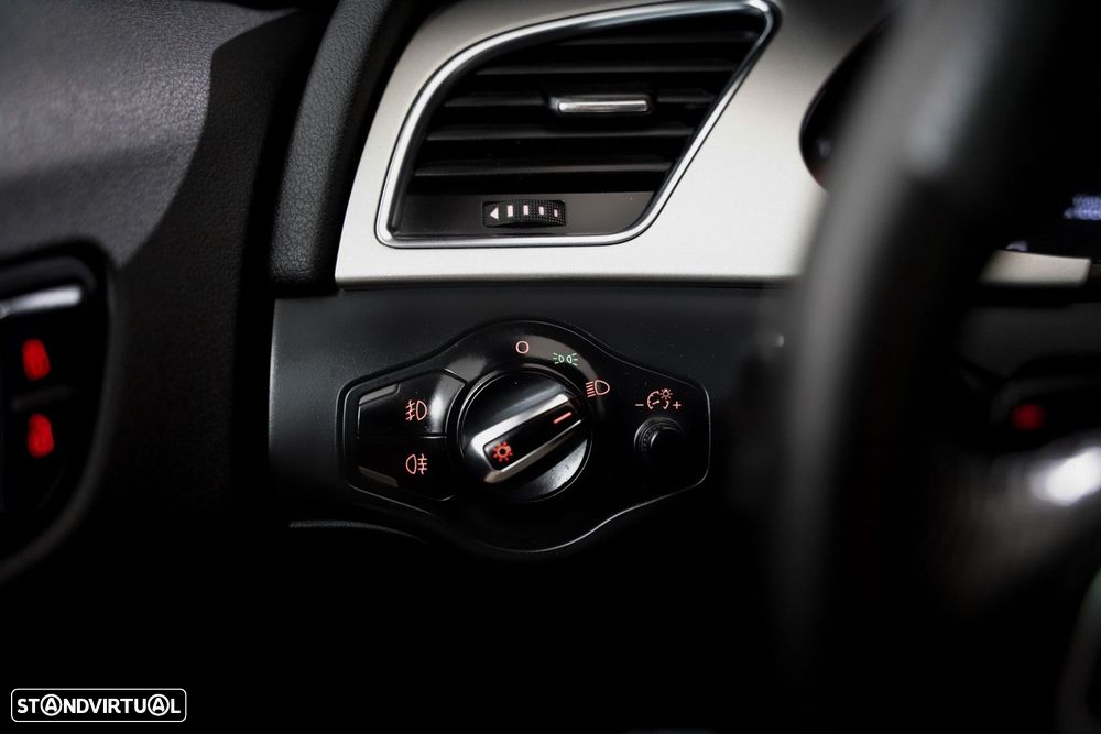 Audi A4 Avant 2.0 TDi S-line Multitronic - 11