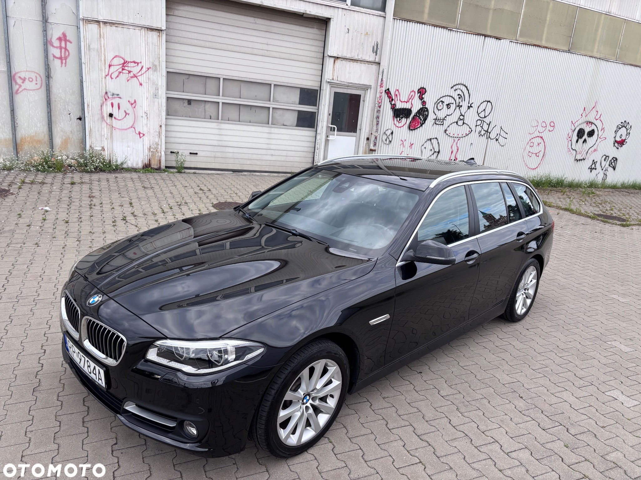 BMW Seria 5 520d xDrive - 28