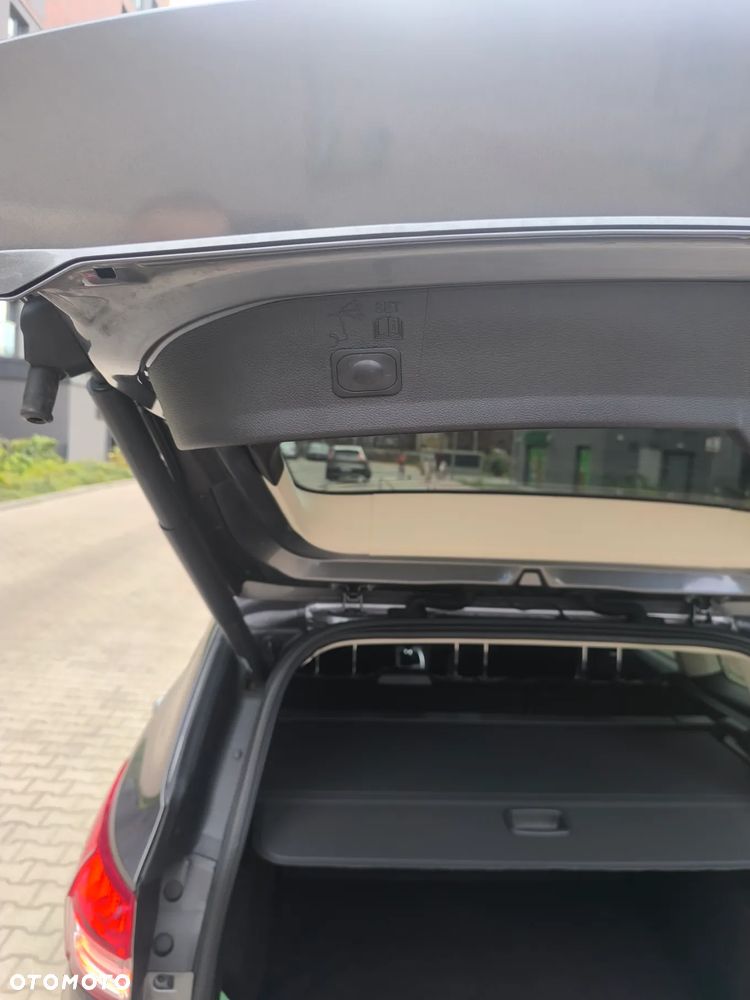 Ford Kuga 2.0 TDCi Individual FWD - 17