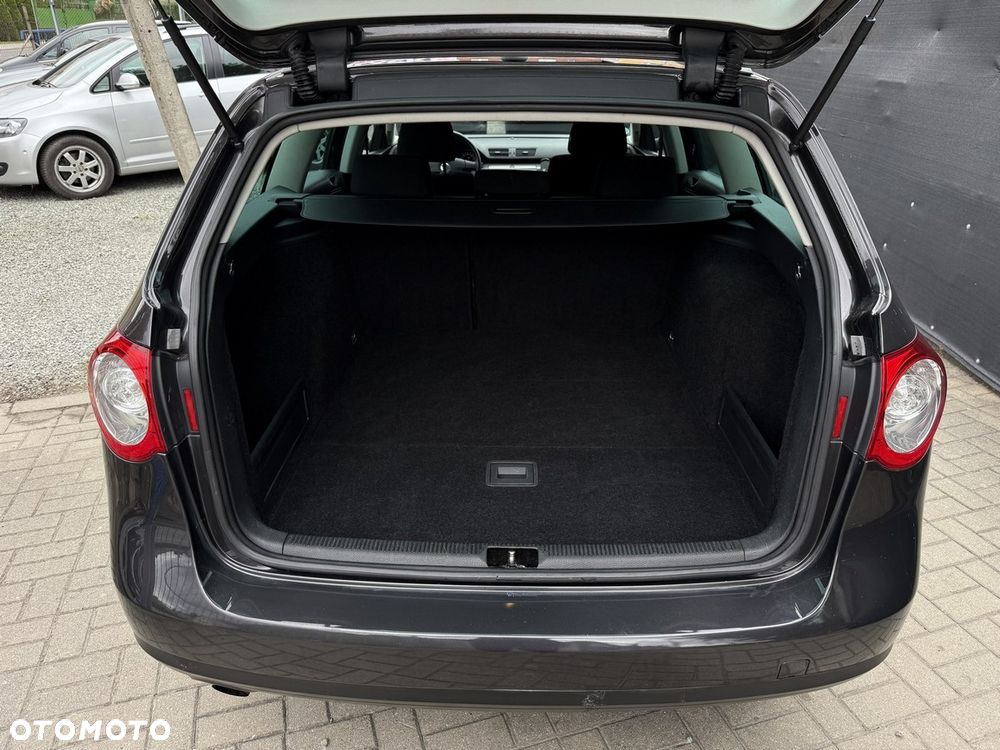 Volkswagen Passat 1.6 - 33