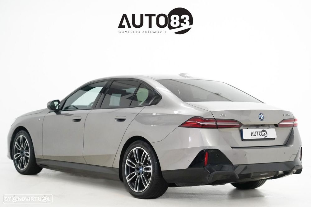 BMW i5 eDrive40 Pack Desportivo M - 4