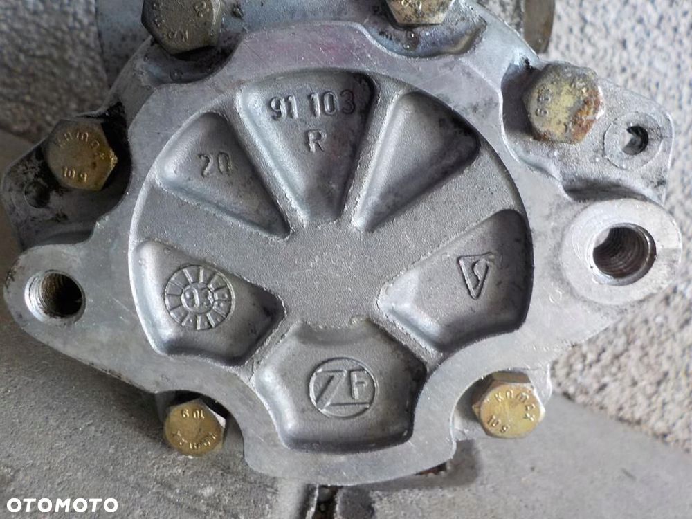 VW T4 1.9 TD 90-95 POMPA WSPOMAGANIA KIER - 4