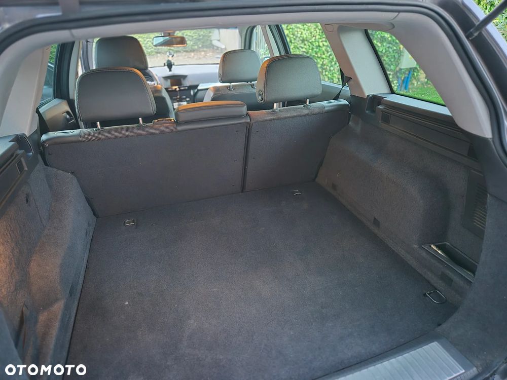 Opel Astra 1.9 CDTI DPF Cosmo - 8