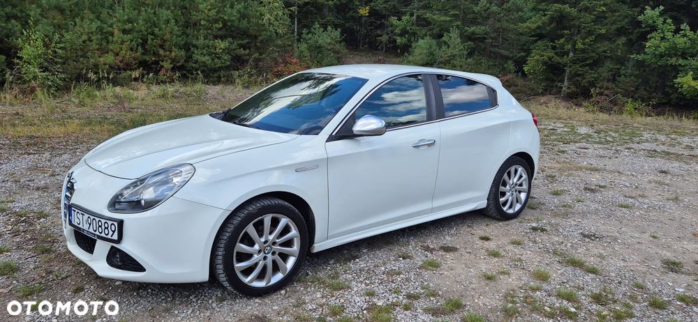 Alfa Romeo Giulietta 2012 photo 2