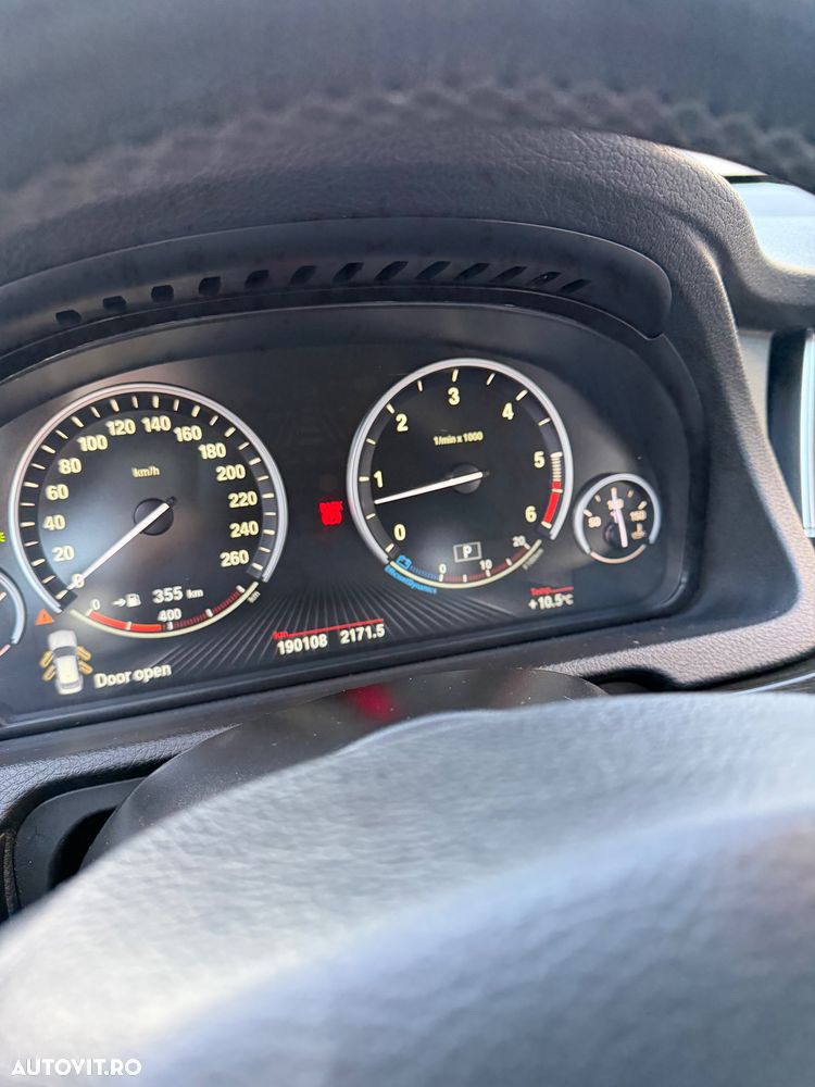 BMW Seria 5 530d xDrive - 13