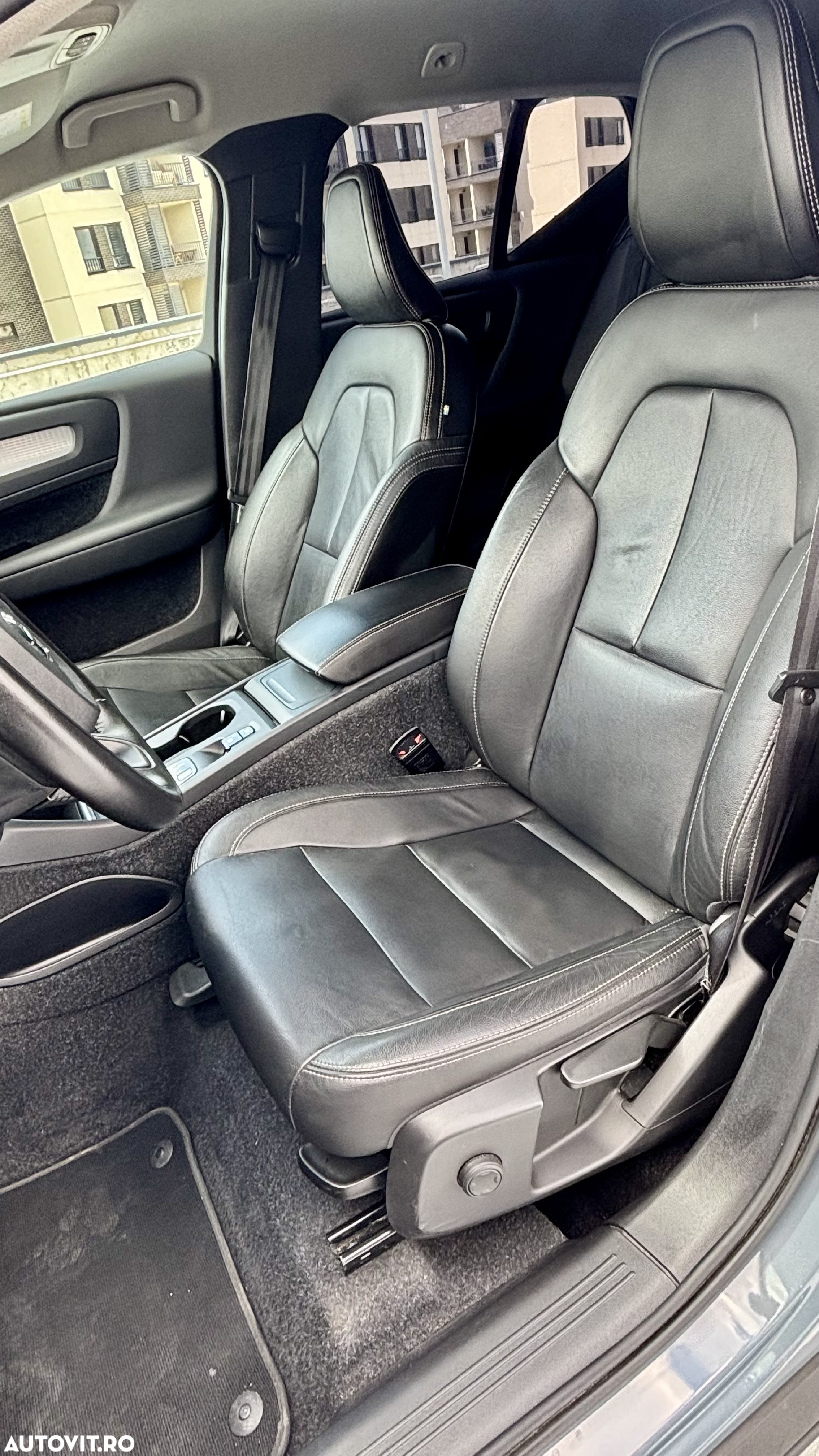 Volvo XC 40 T2 AT8 Momentum - 5
