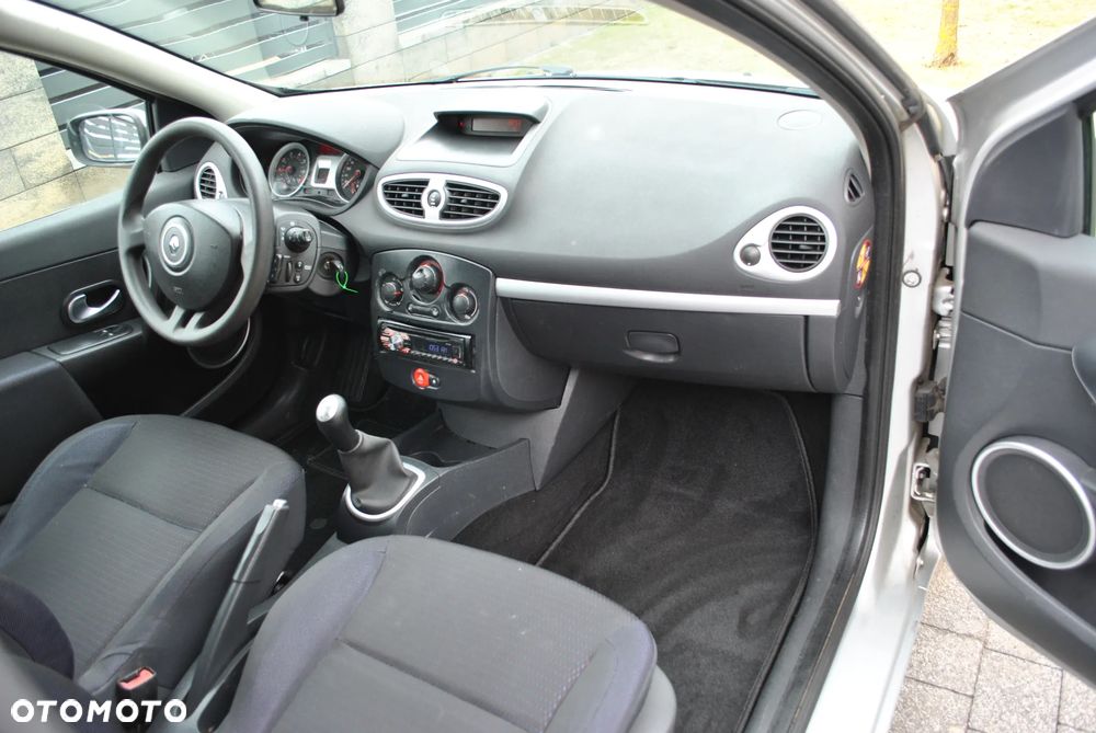 Renault Clio 1.2 16V Exception - 18