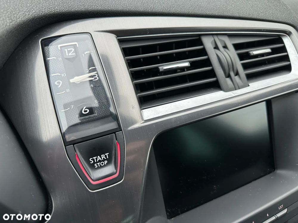 Citroën DS5 e-HDi 115 EGS6 SoChic - 35