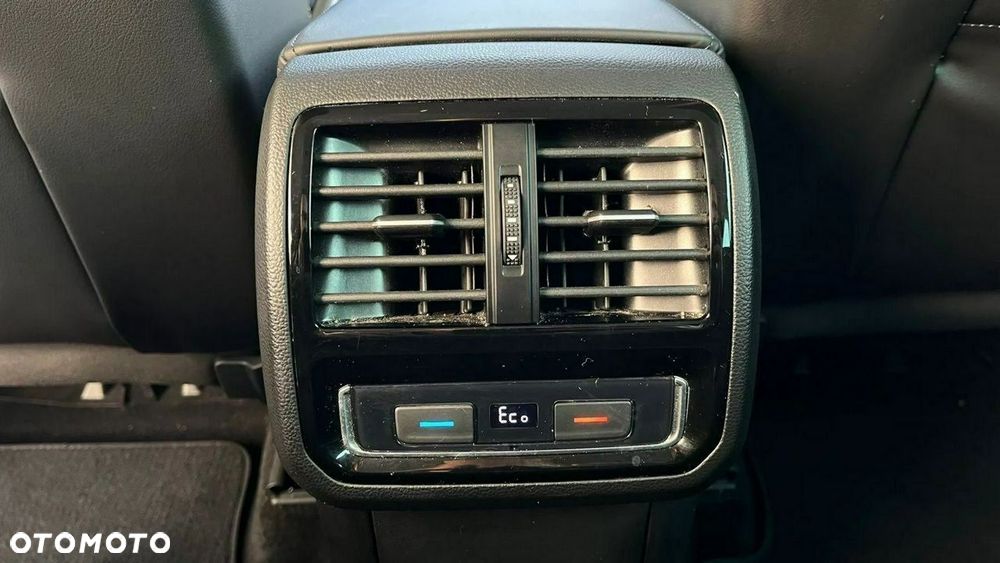 Volkswagen Passat - 33