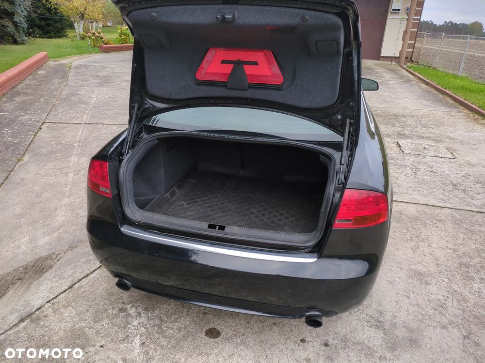 Audi A4 Limousine - 7
