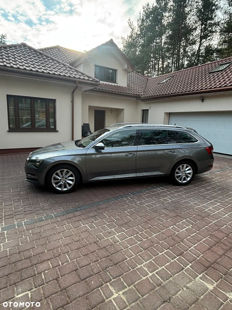 Skoda Superb 2.0 TDI SCR 4x4 Style DSG - 9