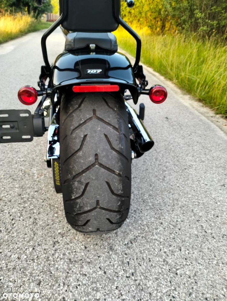 Harley-Davidson Softail Breakout - 22