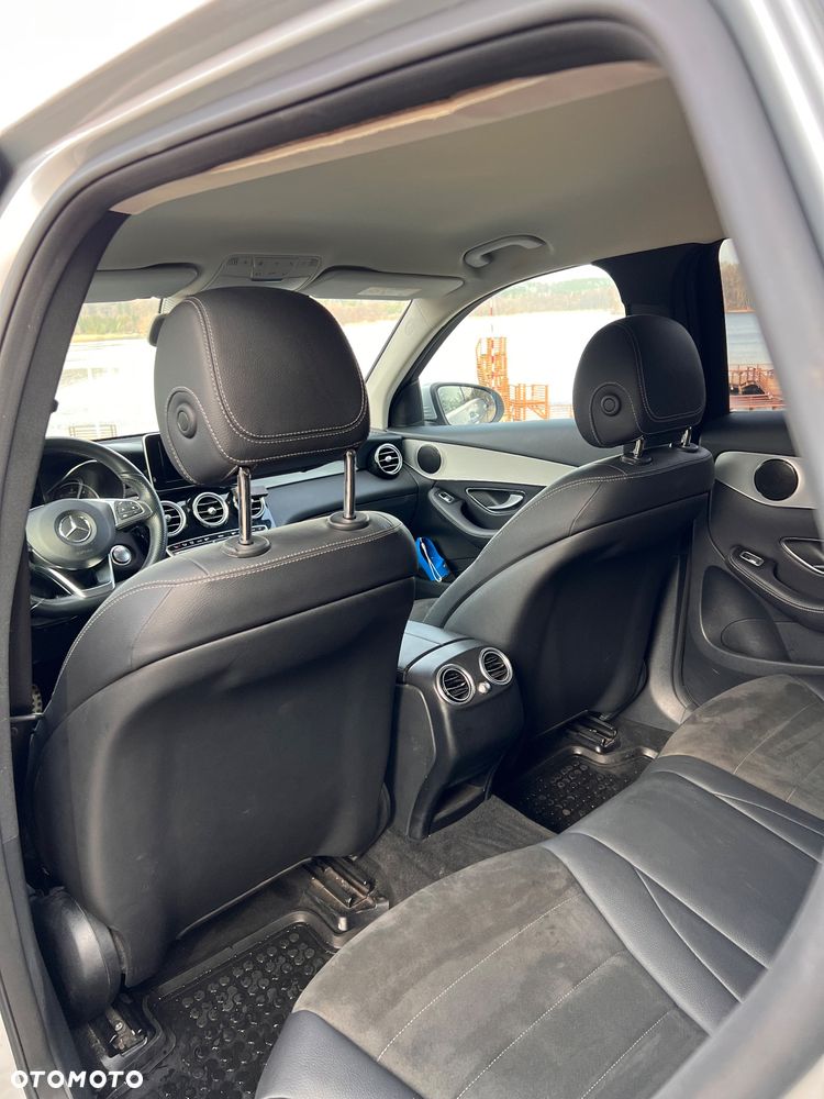Mercedes-Benz GLC 220 d 4Matic 9G-TRONIC Exclusive - 11